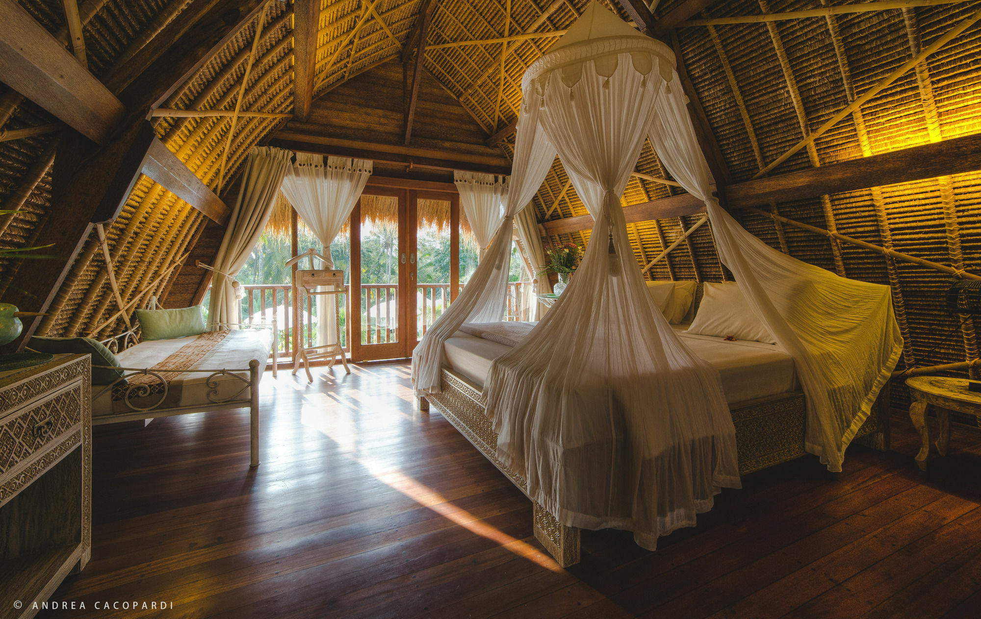 Luxe tent Sandat Glamping Tents 4*